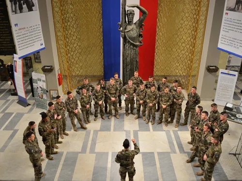 Le choeur de Saint-Cyr-Coëtquidan en finale sur M6